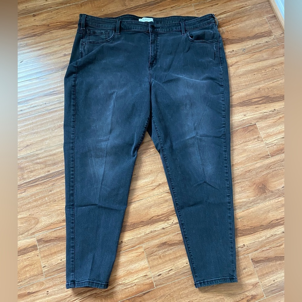 LANE BRYANT Mid-Rise Super Stretch Skinny